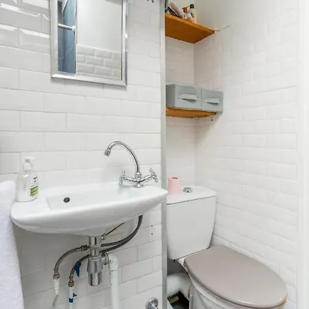 Apartament Bright 30 M With View Of The Eiffel Tower